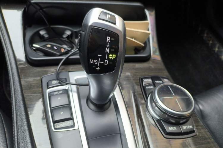 Used BMW 5 Series 2013 530Li Leading Model
