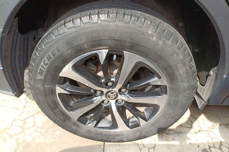 Used Toyota RAV4 2018 2.0L CVT Two-Wheel Drive Fashion X Edition