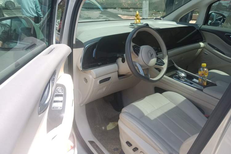 Used VOYAH Dream 2022 0-Emission Version Range of 475 km Interior 3