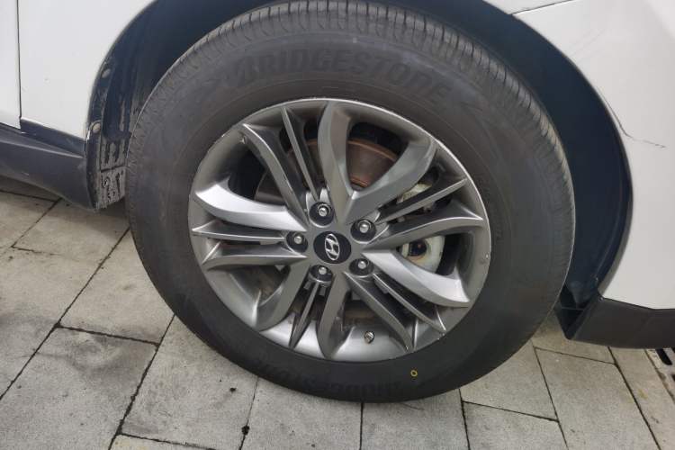 Used Hyundai ix35 2013 2.0L Automatic Two-Wheel Drive Smart GLS China IV Standard