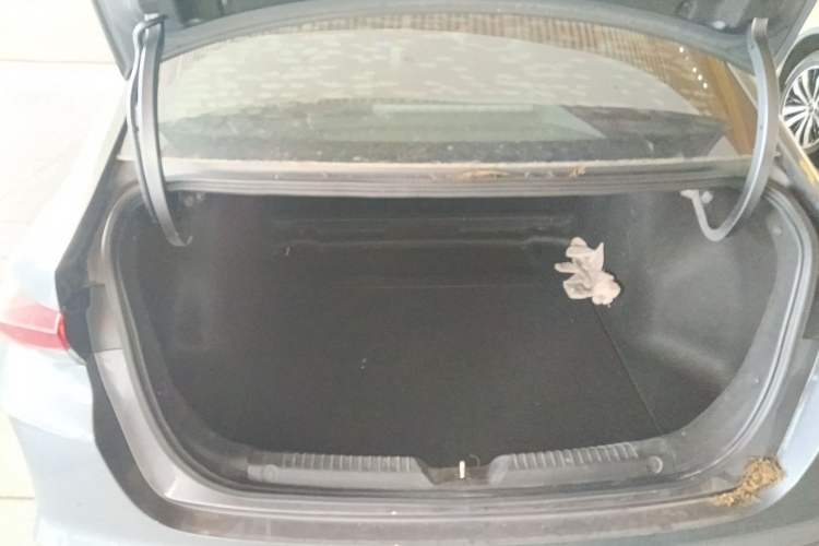 Used GAC Trumpchi EMPOW 2021 270T DCT J16 Version Trunk