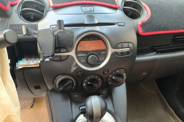 Used Mazda 2 2011 Xuan Dong 1.5L Automatic Luxury Edition