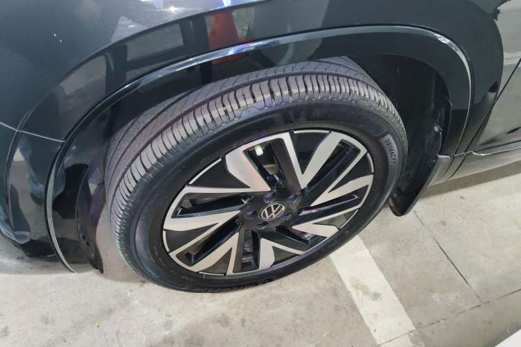 Used Volkswagen Tayron 2023 Revised Version 380TSI All-Wheel Drive R-Line High-Energy Edition Left Front Wheel Hub