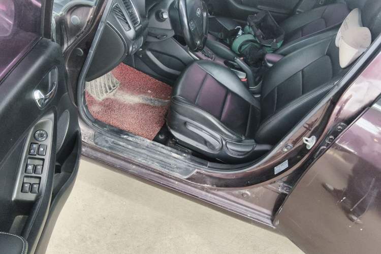 Used Kia K3 2013 1.6L Automatic GLS Driver Seat