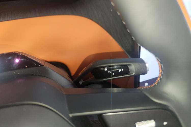 Used Xiaomi Auto YU7 2025 Ultra-Long Range High-Performance All-Wheel-Drive Max Edition Gear Lever