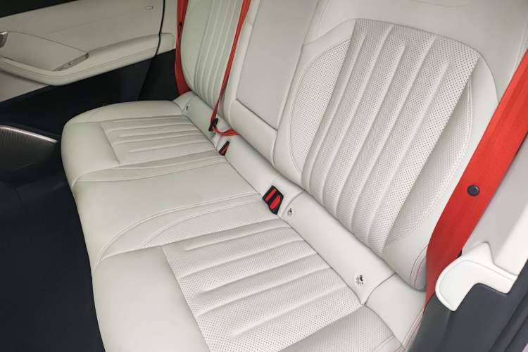 Used ONVO L60 2024 60 kWh Rear-Drive Version Left Rear Seat