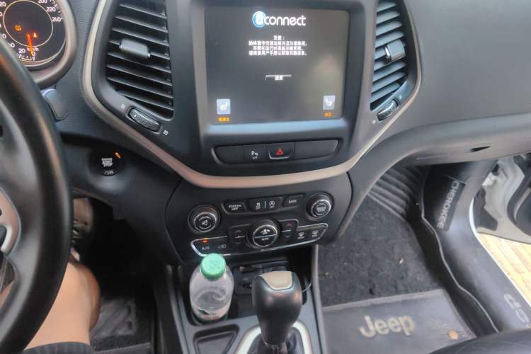 Used Jeep Cherokee 2017 2.0L Superior Edition