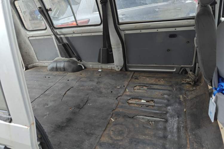 Used Wuling Rongguang 2012 1.5L Extended Basic Version Left Rear Seat