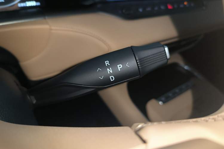 Used VOYAH FREE 2024 Ultra-Long Range Intelligent Driving Version Gear Lever