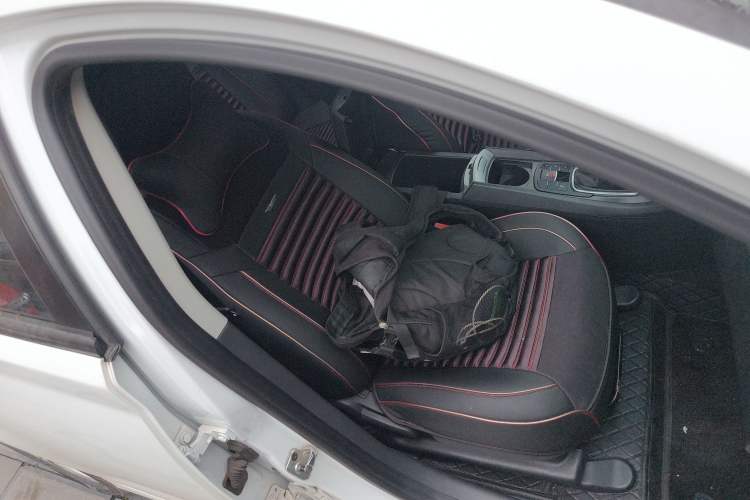 Used MG 6 2015 Hatchback 1.8L 90th Anniversary Track Champion Edition Automatic Comfort Model
