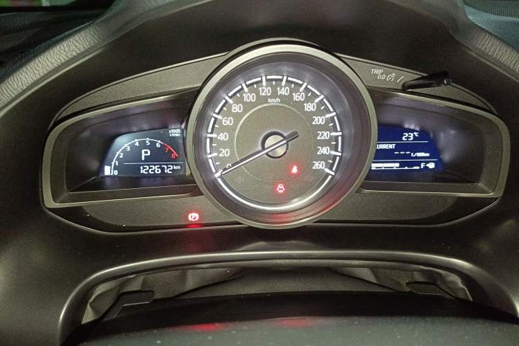 Used Mazda 3 Axela 2017 Hatchback 2.0L Automatic Luxury Model China VI Standard Instrument Cluster