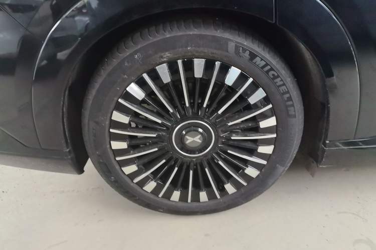 Used XPeng X9 2025 740 Ultra-Long Range Max
