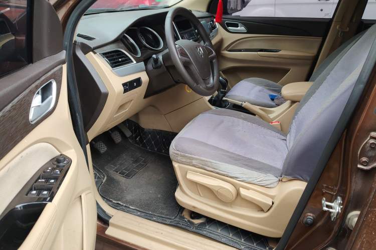 Used Baojun 730 2016 1.5L Manual Value Edition 7 Seats China V Emission Standard