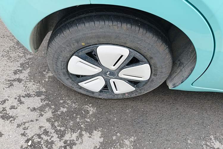 Used Wuling Hongguang MINIEV 2025 Four-Door Version Advanced Edition Exterior 5