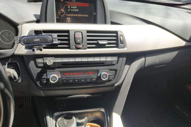 Used BMW 3 Series 2015 320Li Luxury Edition Fashion Model Audio And AC Panel