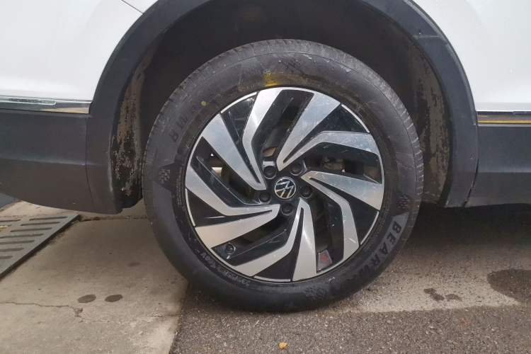 Used Volkswagen Tiguan L 2024 300TSI Automatic Two-Wheel Drive Smart Edition