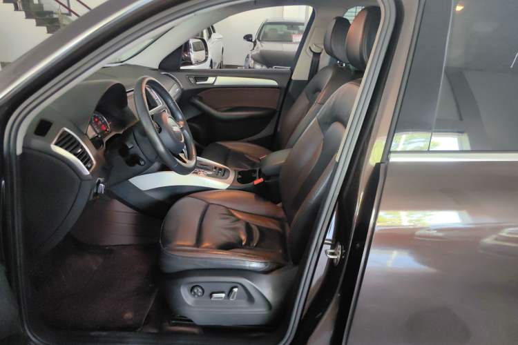 Used Audi Q5 2018 Collector's Edition 40 TFSI Technology Model