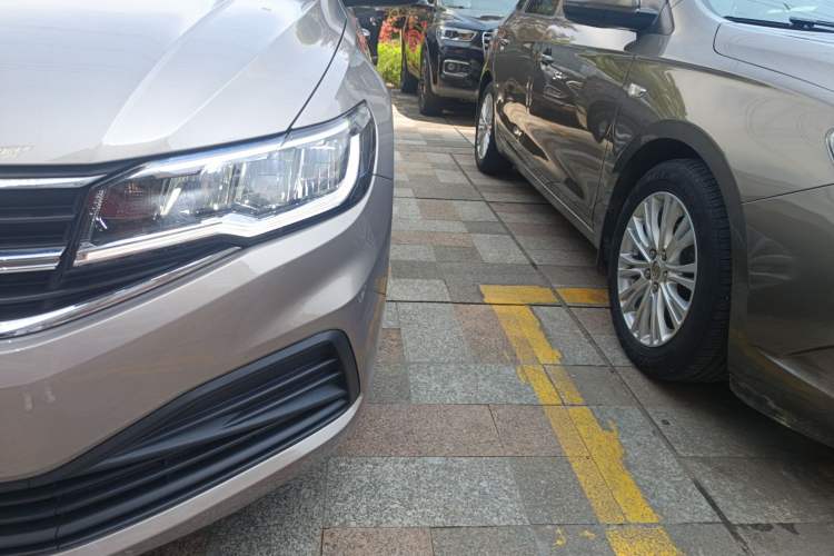 Used Volkswagen Bora 2020 1.5L Manual Fashion Edition
