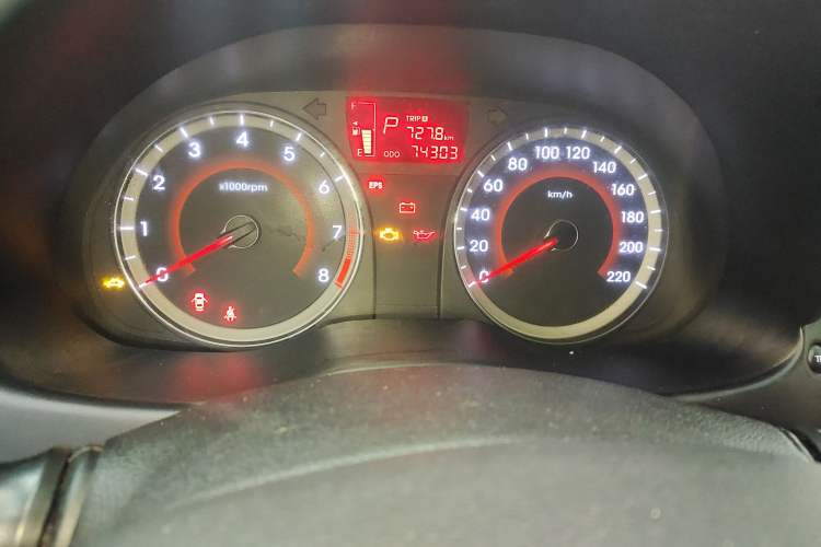 Used Hyundai Verna Ray 2016 1.4L Automatic Leading-Edge GLX