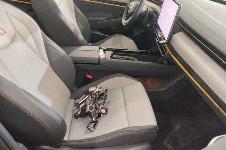 Used Volkswagen ID.7 VIZZION 2024 AIR model Right Front Seat