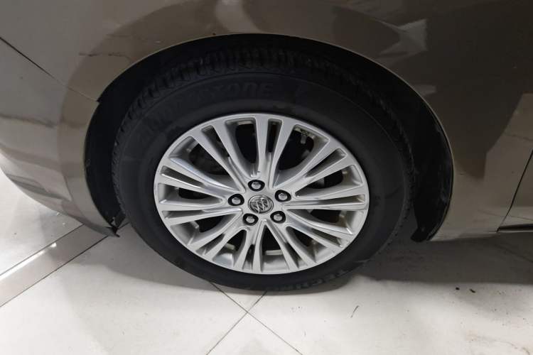 Used Buick GT 2015 15N Automatic Elite Version Left Front Wheel Hub