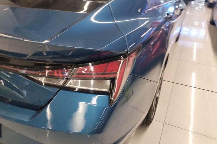 Used Hyundai Elantra 2021 1.5L CVT LUX Prestige Edition Right Rear Taillight