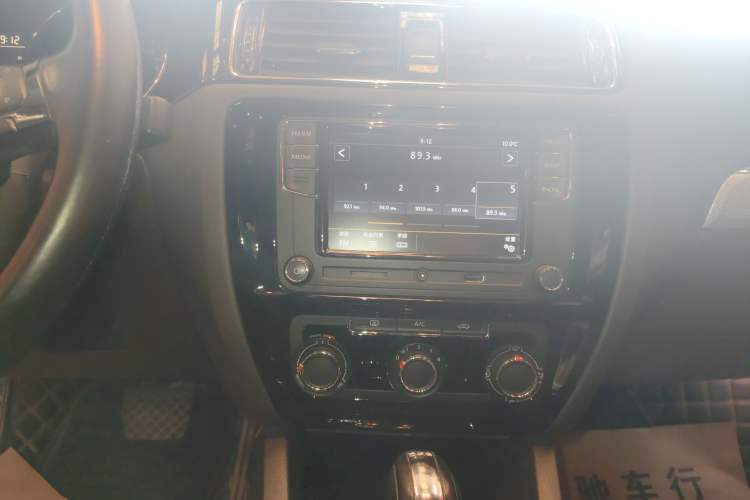 Used Volkswagen Sagitar 2017 230TSI Automatic Comfort Version
