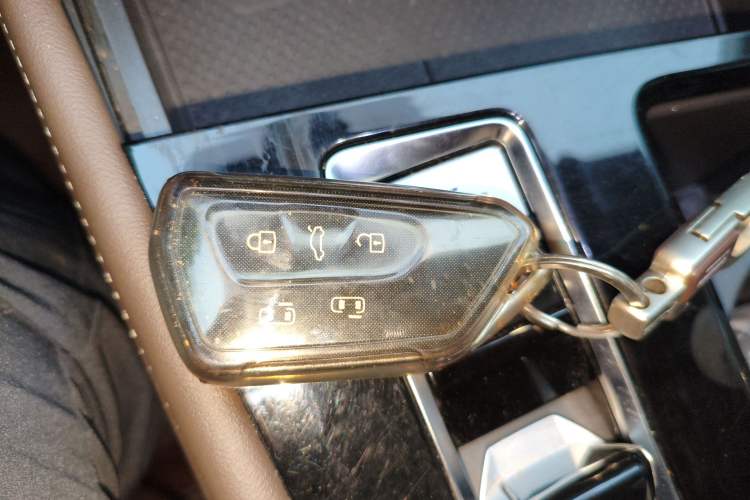 Used Volkswagen Viloran 2022 380TSI Luxury Edition