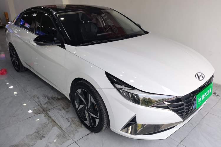 Used Hyundai Elantra 2022 1.5L CVT LUX Prestige Edition
