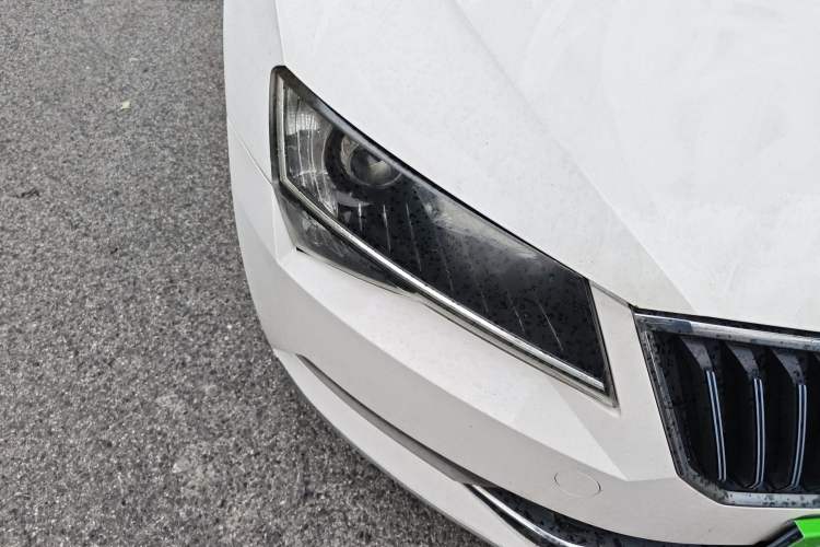 Used Skoda Superb 2016 TSI280 DSG Innovation Edition Right Front Headlight