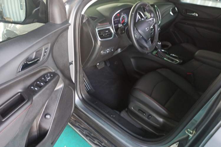 Used Chevrolet Equinox 2019 Redline 550T Automatic All-Wheel-Drive RS Model China VI Standard
