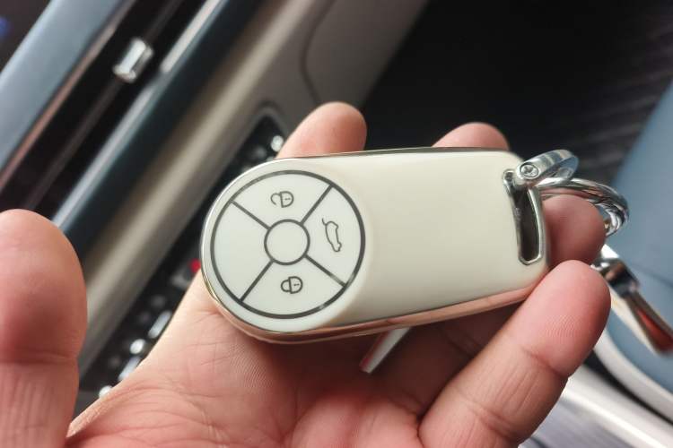 Used ORA Good Cat 2021 400km Standard Range Venus Edition Lithium Iron Phosphate Vehicle Key