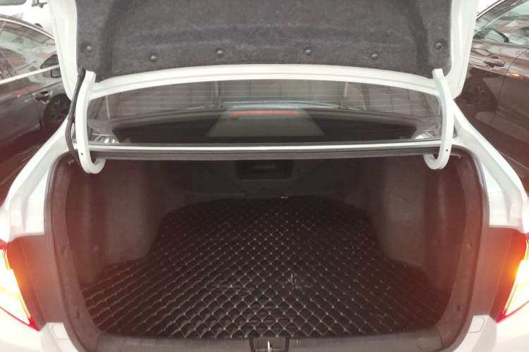 Used Honda Envix 2022 180TURBO CVT Enjoy Edition Trunk