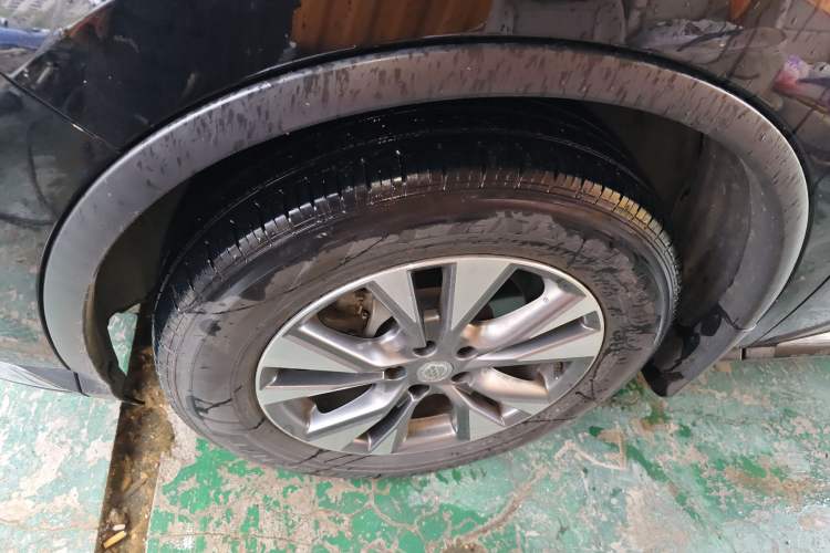 Used Nissan Murano 2021 2.5L XE Two-Wheel Drive Elite Edition Left Front Wheel Hub
