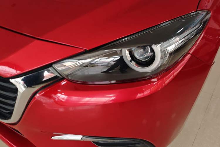 Used Mazda 3 Axela 2017 Sedan 1.5L Automatic Luxury Model Emission Standard China V