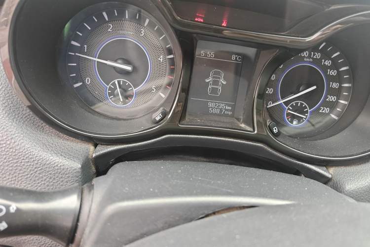 Used JMC Yuhu 5 2018 2.4T Classic Edition Diesel Manual 4x4 Luxury Long-Wheelbase JX4D24A5L