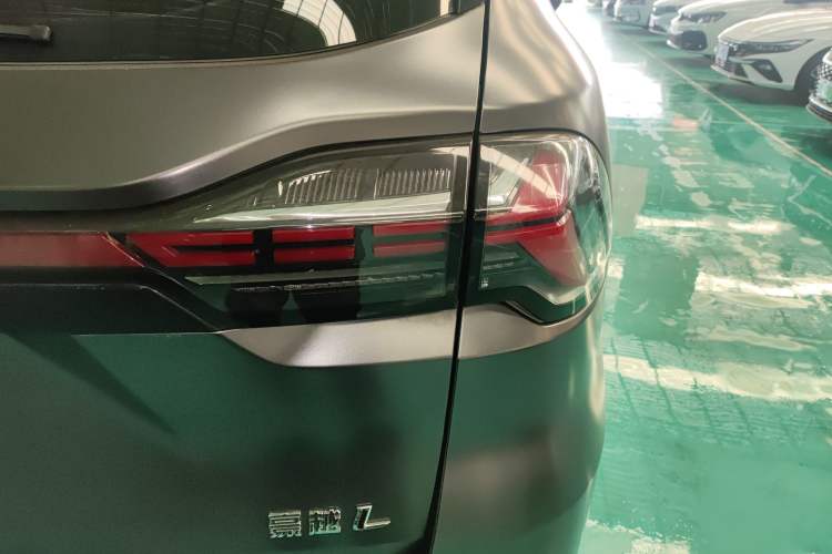 Used Geely Auto Haoyue L 2023 2.0T DCT Flagship Version
