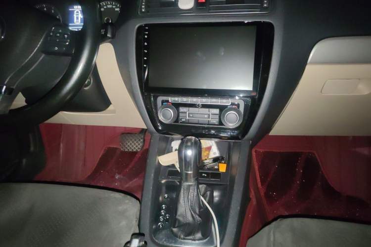 Used Volkswagen Sagitar 2012 1.4TSI Automatic Luxury Edition
