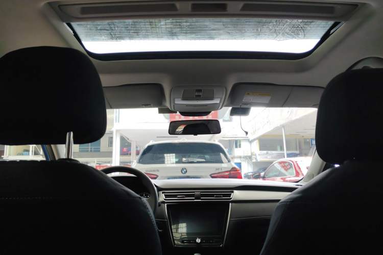 Used Roewe i5 2019 1.5L Automatic 4G Connected Langyue Edition
