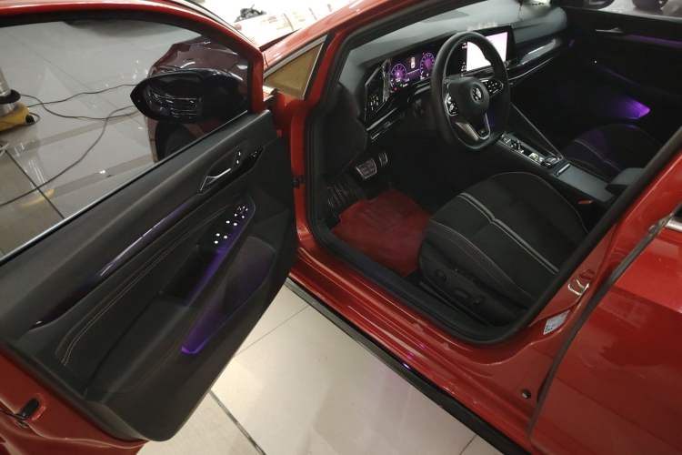 Used Volkswagen Golf 2021 280TSI DSG Pro First Edition Driver Seat