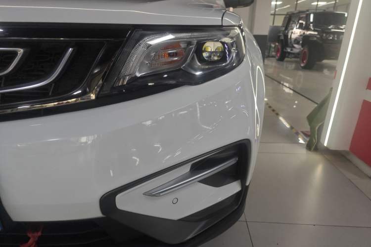 Used Geely Auto Emgrand X7 Sport 2018 1.8TD Automatic Two-Wheel Drive Smart Connect 4G Internet Edition
