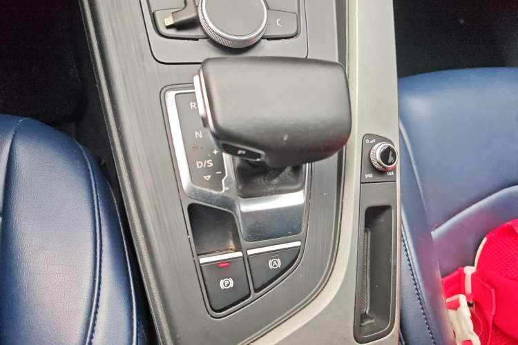 Used Audi A4L 2019 40 TFSI Ambition Version China V