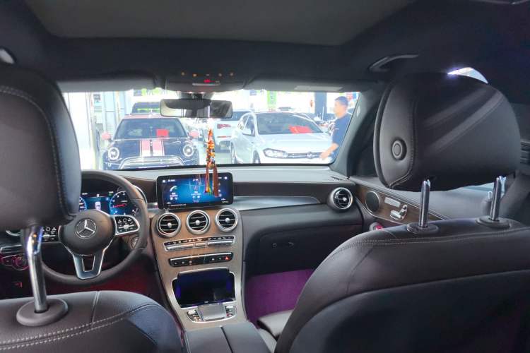 Used Mercedes-Benz GLC 2022 Second Facelift GLC 260 L 4MATIC Luxury Edition Headliner