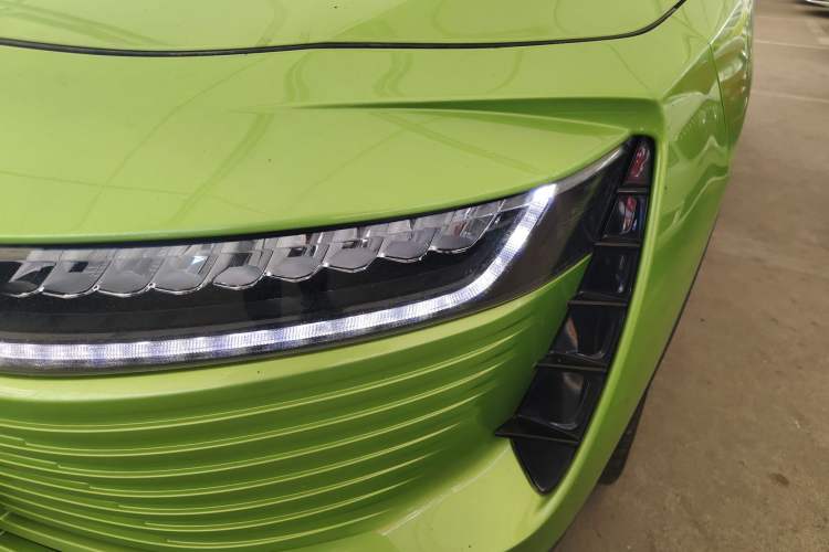 Used ORA iQ 2018 Smart Connectivity Model