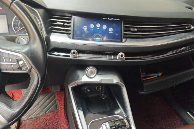 Used Haval H6 2017 Blue Label 2.0T Automatic Two-Wheel Drive Smart Edition Audio And AC Panel