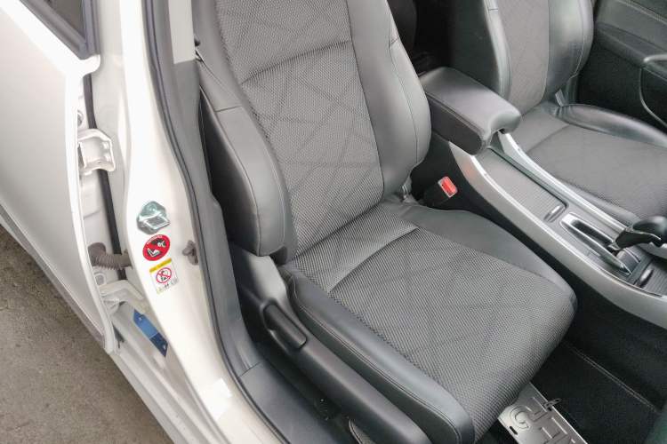 Used Honda Jade 2013 1.8L automatic Comfort version 5 seats