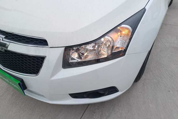 Used Chevrolet Cruze 2015 Hatchback 1.6L Manual Comfort Edition