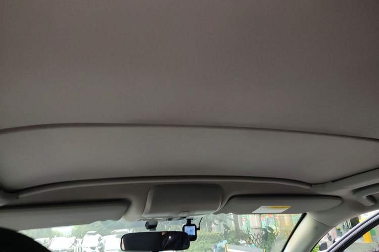 Used Mitsubishi ASX 2013 2.0L CVT Four-Wheel Drive Premium Edition Headliner