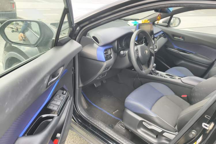 Used Toyota C-HR 2018 2.0L Leading Edition China V-standard
