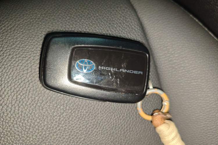 Used Toyota Highlander 2023 2.5L Smart Electric Hybrid Dual-Engine Four-Wheel Drive Prestige Version – 7 Seats
